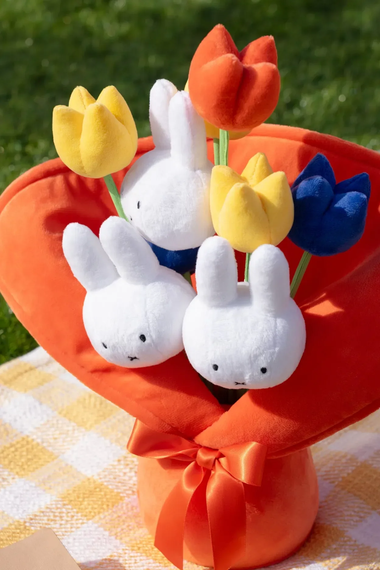 Smoko Miffy Tulip Plush Bouquet - Image 3